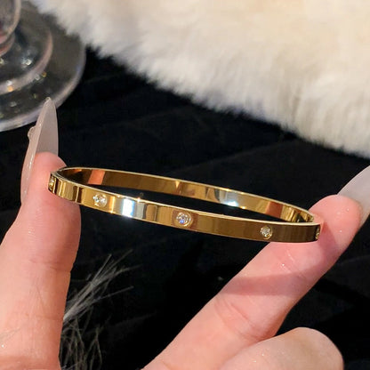 ✨ Eternal Gleam – Titanium Steel Gold Bracelet ✨