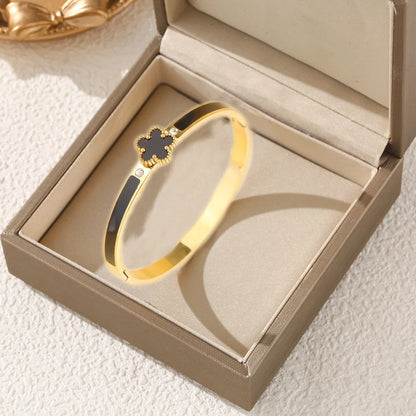 ✨ New Classic Clover Bangle – Timeless Shine, Everyday Charm ✨