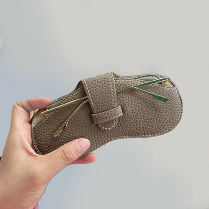 VelvetShield™ – Soft Leather Glasses Case for Everyday Elegance