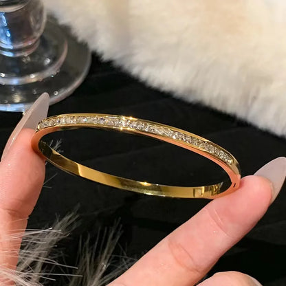 ✨ Golden Grace – Sparkling Rhinestone Stainless Steel Bangle ✨