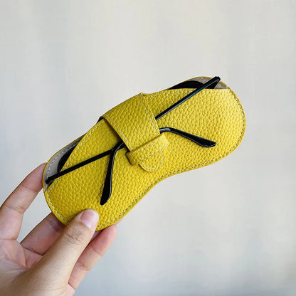 VelvetShield™ – Soft Leather Glasses Case for Everyday Elegance