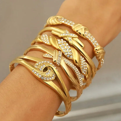 EternaKnot Bangle | Crystal Knot of Eternal Elegance
