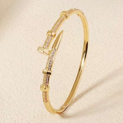 🌟 CrystalClasp Elegance – Zircon Nail Bracelet for Women 🌟