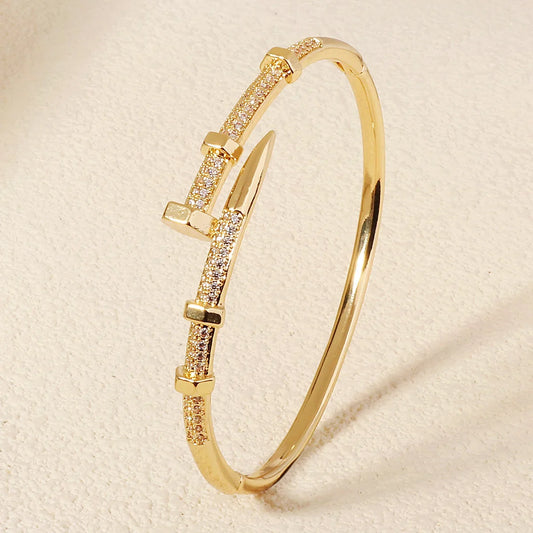 🌟 CrystalClasp Elegance – Zircon Nail Bracelet for Women 🌟