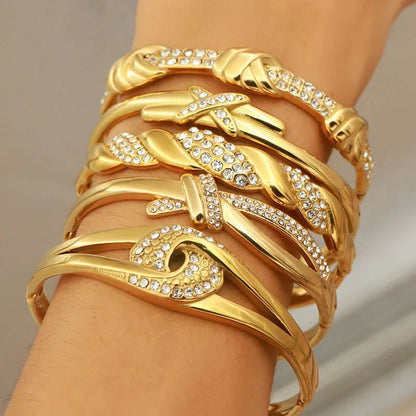 EternaKnot Bangle | Crystal Knot of Eternal Elegance